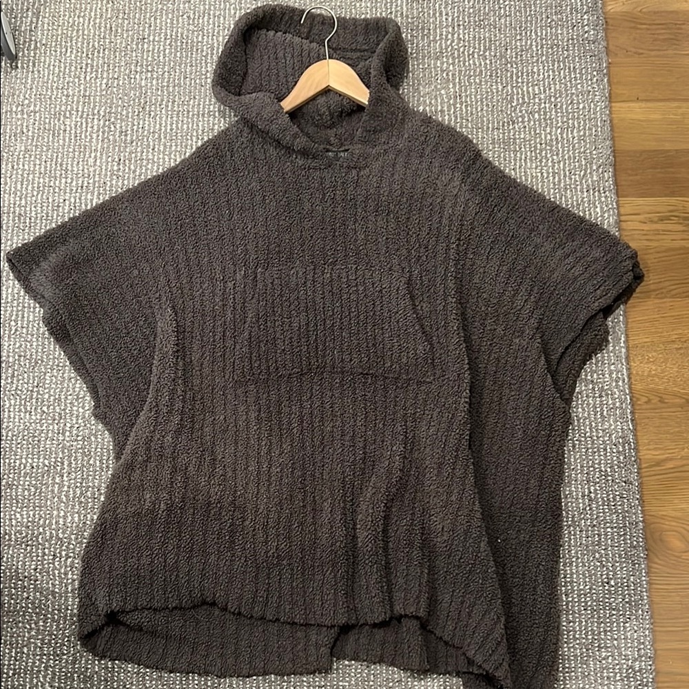 Barefoot dreams Poncho
